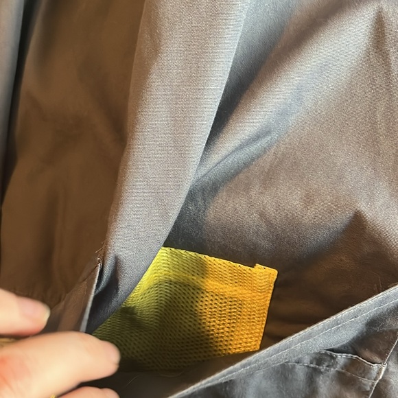 Women’s modern fit scrub tops (set of 2) - Picture 4 of 6